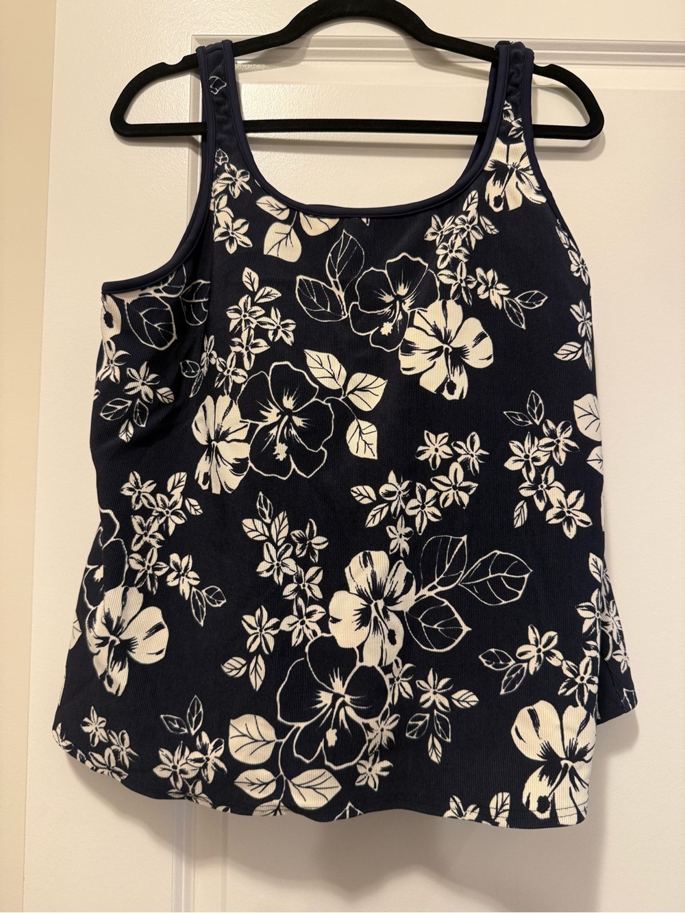L.L. Bean black Floral Scoop Neck Tankini